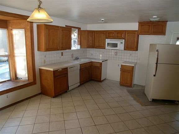 3rd image of 291 Beyer Ln