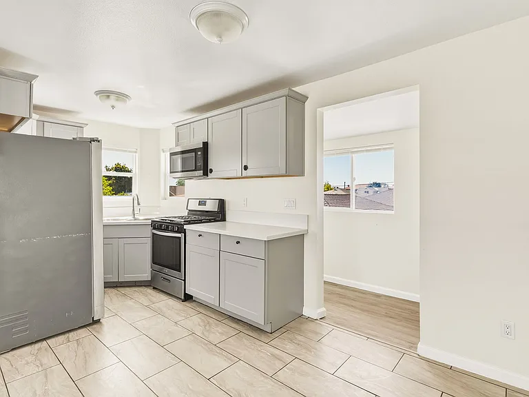10909 S Burin Ave — Photo 6