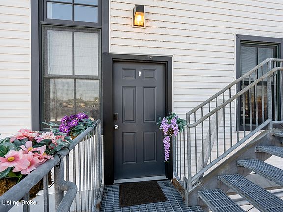 3rd image of 240 Spring St Unit B