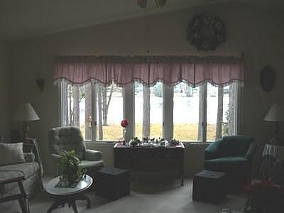 3rd image of 832 N Shore Dr