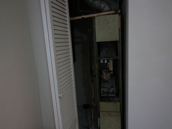 5th image of 810 Nat Ct APT 3