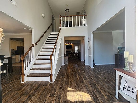 2nd image of 2525 Hampton Glen Ct