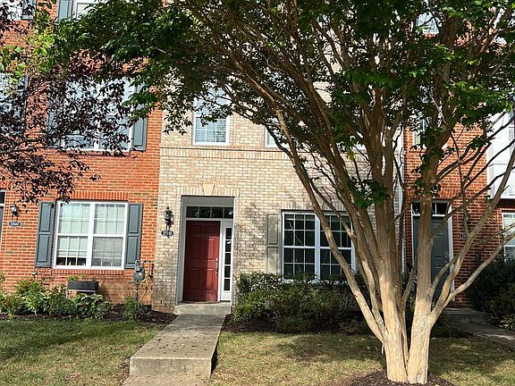 3rd image of 23085 Sunbury St