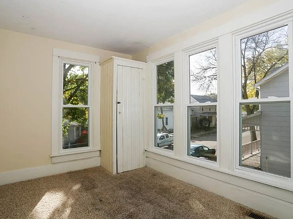 3rd image of 575 Almond St