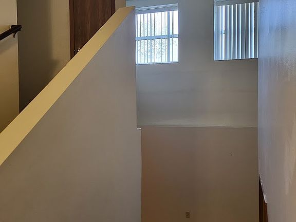 4th image of 416 Sullivan Ave #15736295
