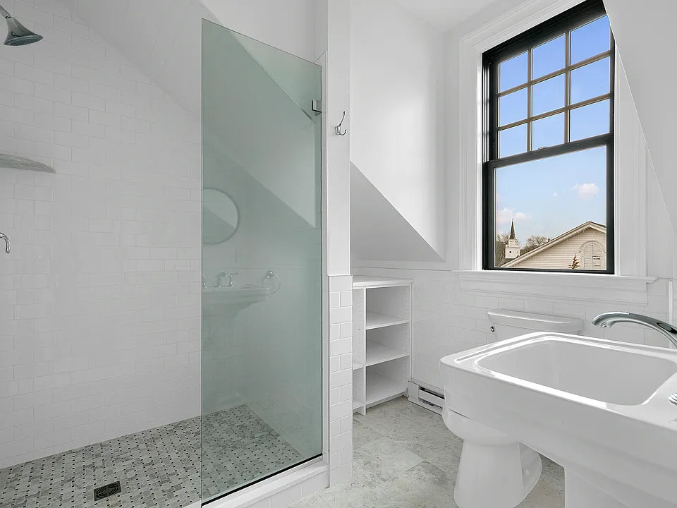 "Pennington" - Deluxe 1BR / 2 BA / Office @ 96 East Ave