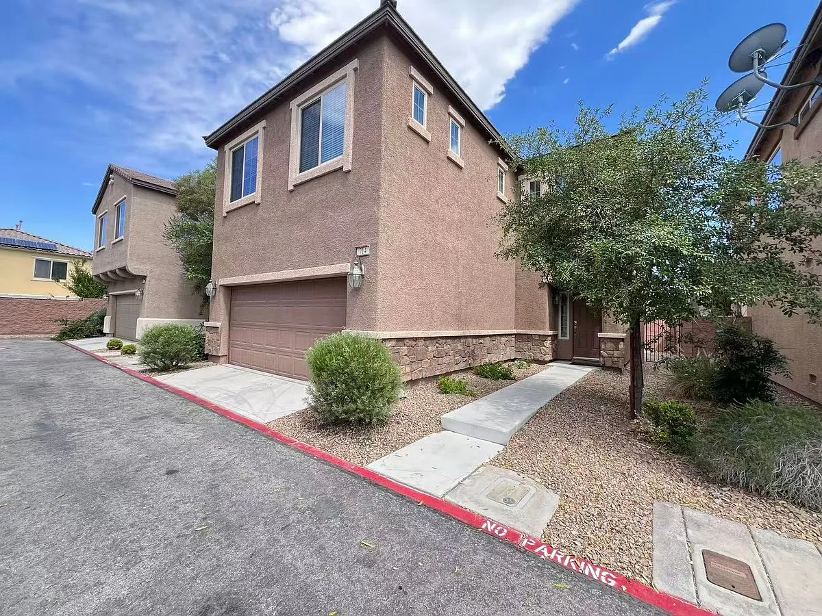 Building Photo - 714 Calamus Palm Pl