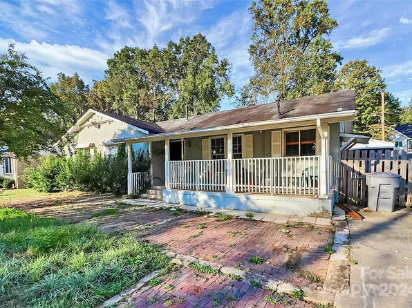 10031 Clairemore Pl, Charlotte, NC 28216