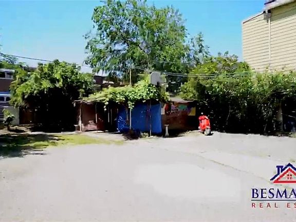 3rd image of 830 E 216th St