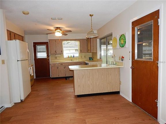 5th image of 2235 Barbara Dr
