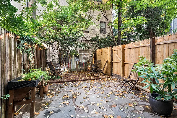 Rented by Cooper & Cooper Real Estate | media 14