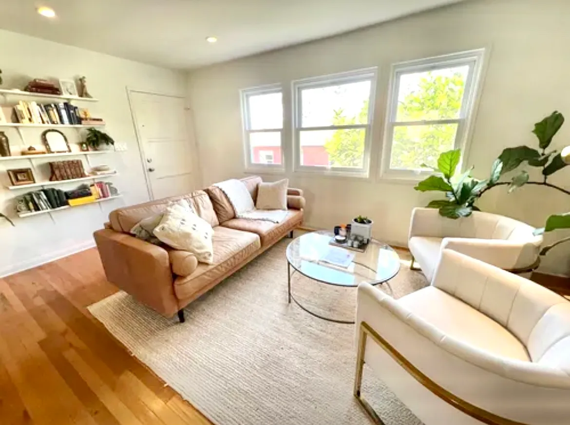 2 bed, 1000 sqft, $3,560 — Photo 2