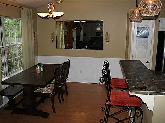 5th image of 7710 Bayridge Dr
