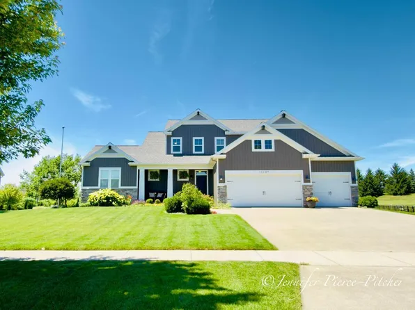 11127 Waterpoint Dr, Allendale, MI 49401