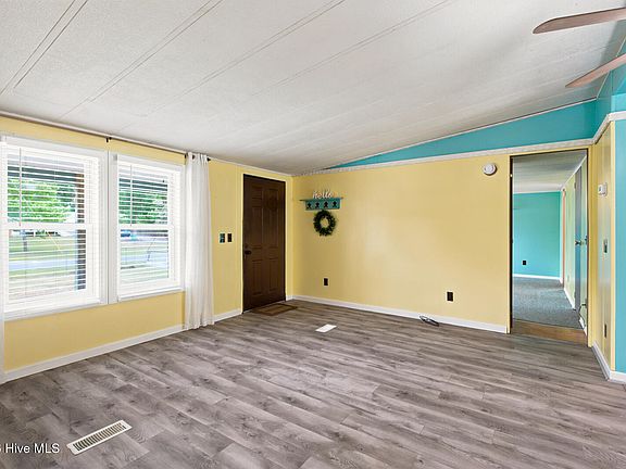 4th image of 303 Queens Road