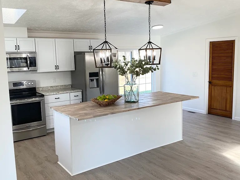 5095 E R Ave — Photo 3