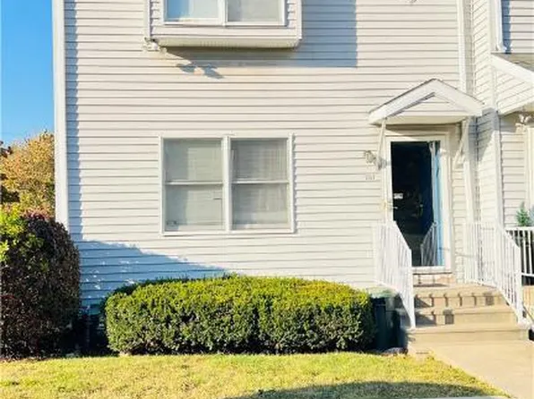 737 Mauch Chunk St, Easton, PA 18042