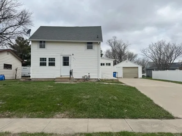 205 I Ave, Grundy Center, IA 50638