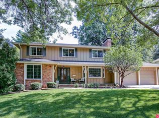 1617 Holling Dr, Omaha, NE 68144