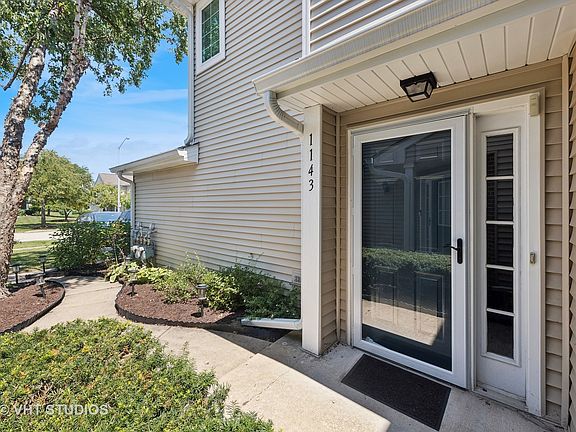 3rd image of 1143 E Wilson Ave #1143