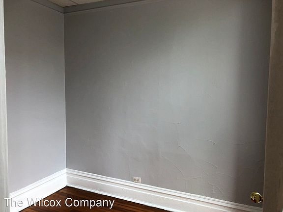 3rd image of 1532 N Western Ave APT 2F