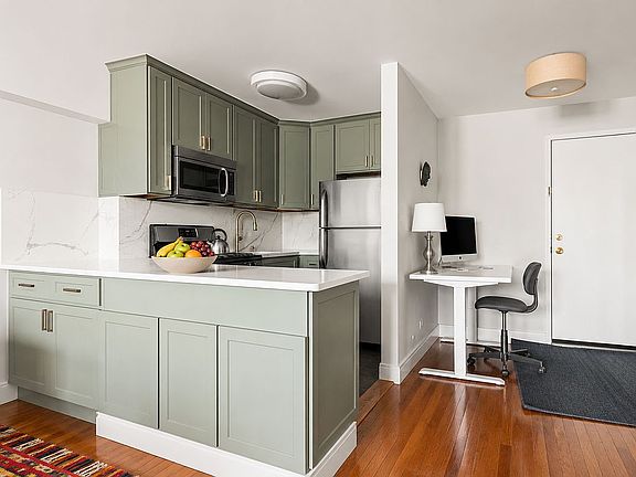 2nd image of 495 E 7th St APT 5K