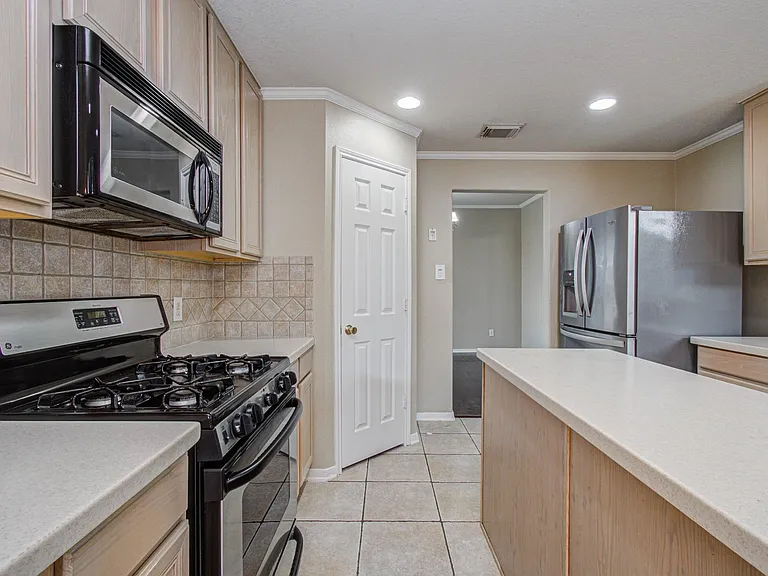 24203 Emory Green St — Photo 24