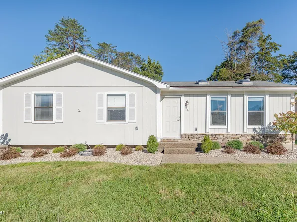 5627 Wooded Lake Dr, Louisville, KY 40299