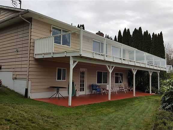 5th image of 3218 214th Ave E