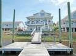803 Canal Dr, Carolina Beach, NC 28428