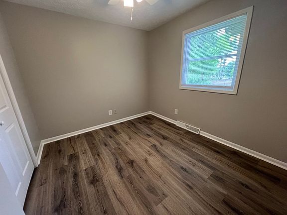 5th image of 600 Thompson Ave