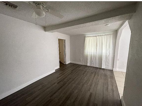 5th image of 225 W 16th St