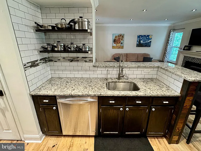 903 Wind Ridge Dr — Photo 9