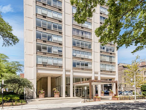 3rd image of 70 W Burton Pl APT 1906