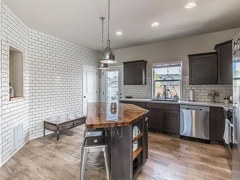 6536 N Cornwall St — Photo 10