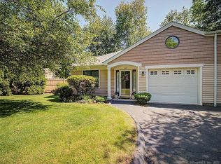 65 Red Cedar Cir UNIT 65, Orange, CT 06477