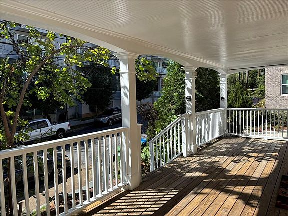 2nd image of 486 Boulevard Pl NE