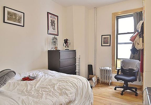 4th image of 201 W 107th St APT 4