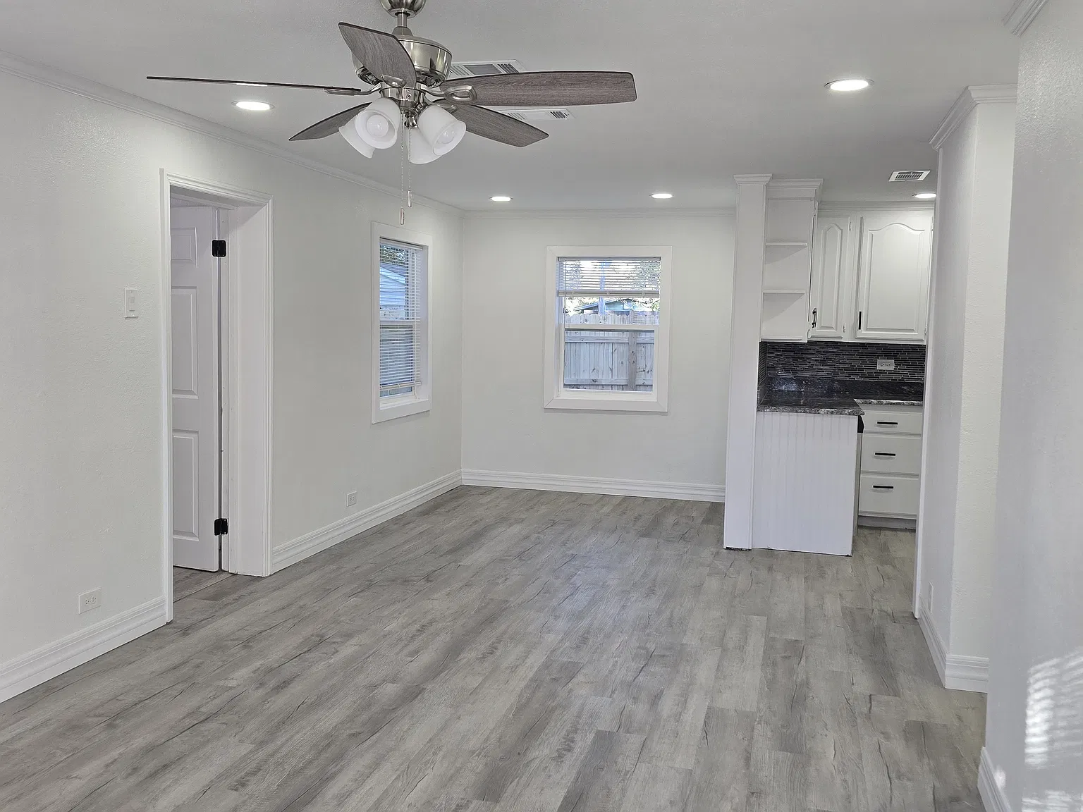 3 bed, 1256 sqft, $1,850 — Photo 4