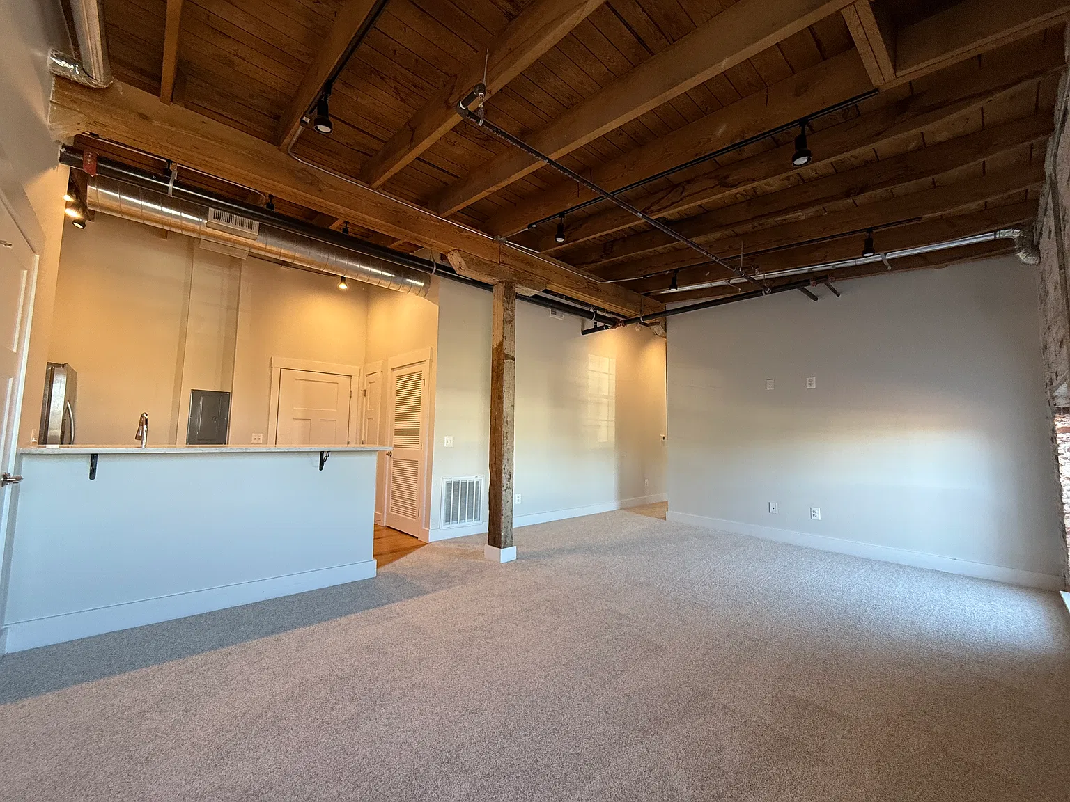 2 bed, 1111 sqft, $2,250 — Photo 1