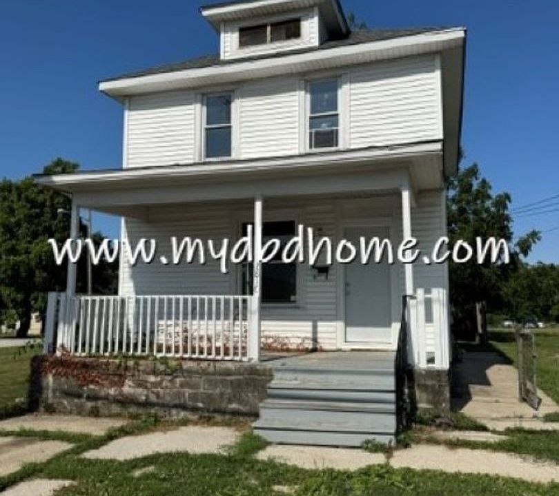 1st image of 2816 James St