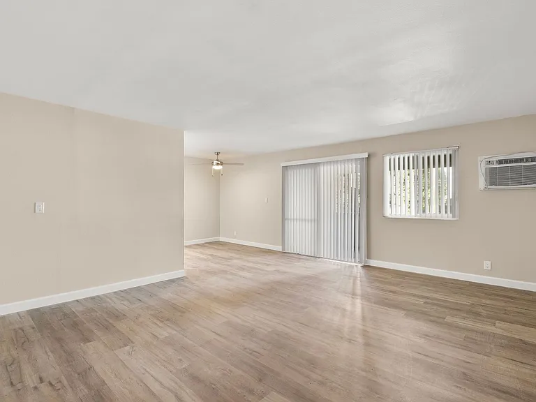 Applewood Apartments — Photo 21