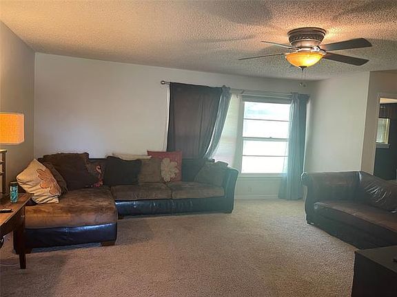3rd image of 4149 Potomac Ave