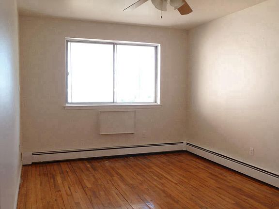 5th image of 3092 Chaffee Ave #2