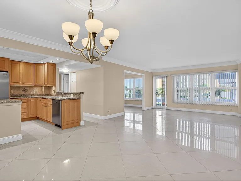 405 N Ocean Blvd #208 — Photo 10