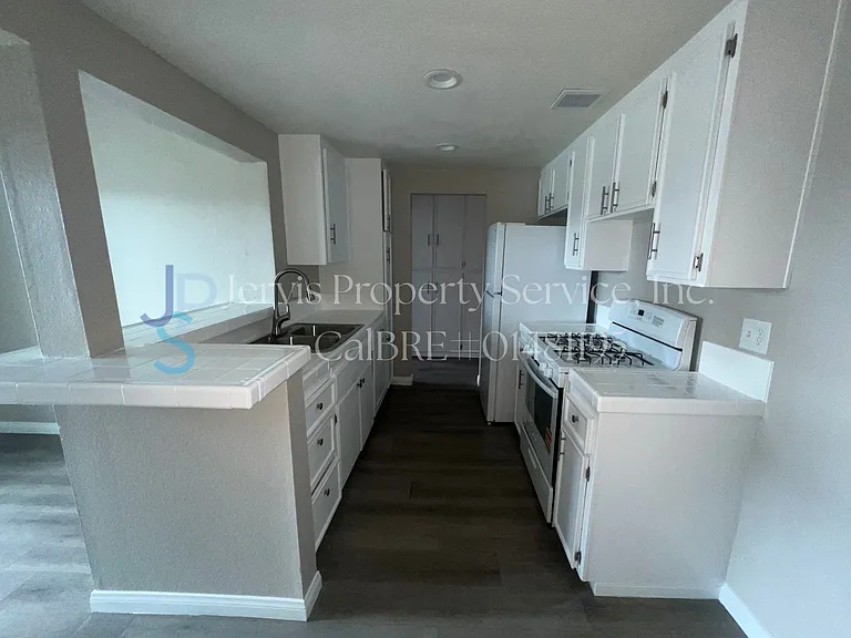 10827 Studebaker Rd #106 — Photo 2
