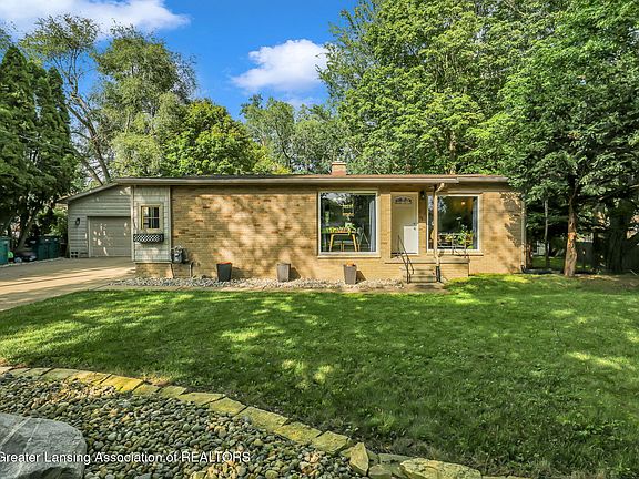 5th image of 5921 Woodgate Dr