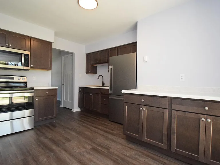 1022 S 19th St — Photo 5