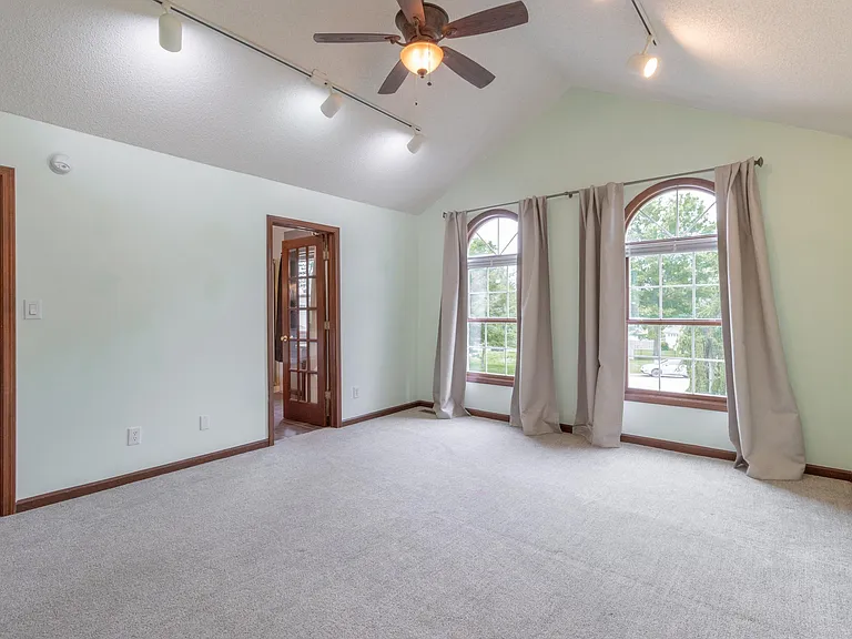 902 S Rainier Ct — Photo 19