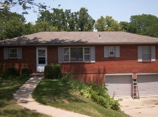 14 NW 76th St, Gladstone, MO 64118